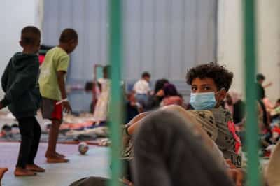 Image for Greece passes North Africa asylum ban amid rights groups' opposition