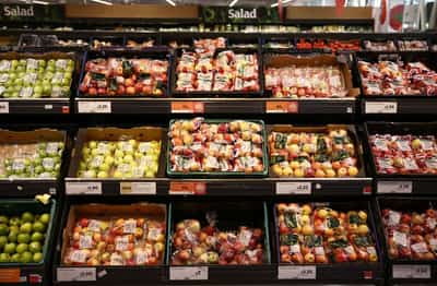 Image for UK Christmas grocery sales rose 2.5% year-on-year, says NielsenIQ