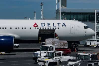 Image for Delta leans on premium flyers for 2026 growth, orders Boeing 787s​​