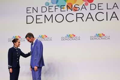 Image for Spain's Sanchez and Mexico's Sheinbaum hold meeting at leftist summit