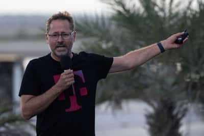 Image for T-Mobile US boss set to leave post early, Handelsblatt newspaper reports