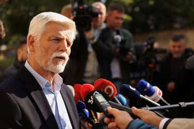 Image for Czech president presses parties to keep aid for Ukraine after critics win election