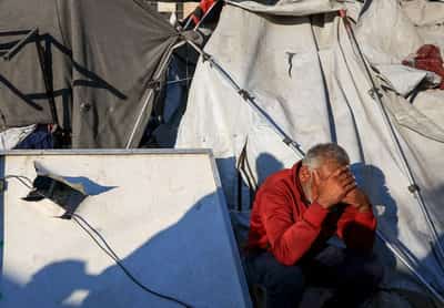 Image for Israel announces daily pauses in Gaza fighting as aid airdrops begin