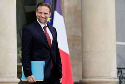 Image for French PM says EU-US trade deal an act of 'submission' and a dark day for Europe