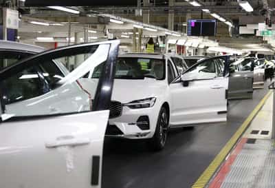 Image for Volvo Cars' operating profit falls in Q1