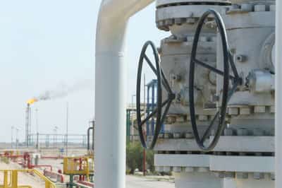 Image for BP's foreign staff evacuated from Iraq oilfield after drones landed in field, sources say