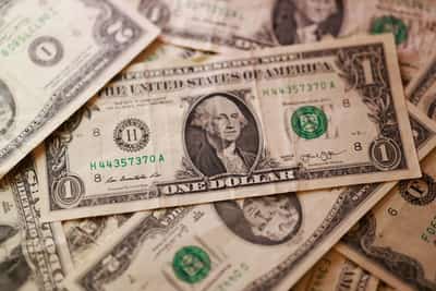 Image for Dollar holds firm as risk of protracted Middle East war saps sentiment