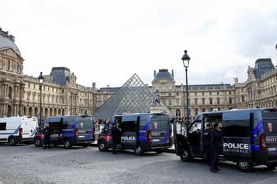 Image for Louvre heist suspects 'partially admit' involvement, stolen jewels still missing