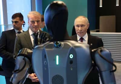 Image for AI-powered robot dances for Putin days after another Russian robot stumbles