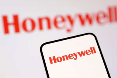 Image for Honeywell sees aerospace supply chain improvements in electronics for planes