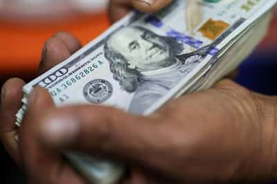 Image for Dollar falters as US govt shutdown risk intensifies