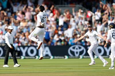Image for Cricket-England beat India by 22 runs in third test
