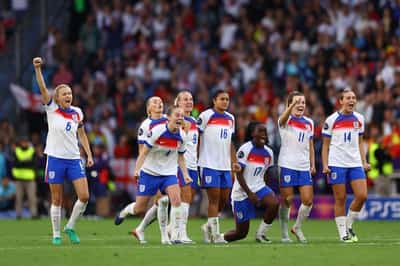 Image for Soccer-Kelly the hero as England sink Spain in shootout to win Euro 2025