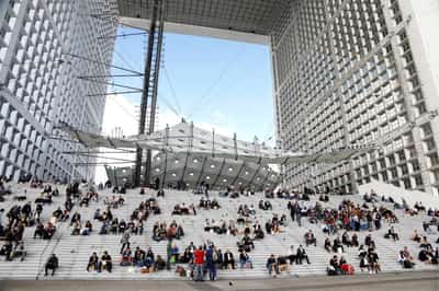 Image for France's services sector shrinks for 14th month in a row in October, PMI shows