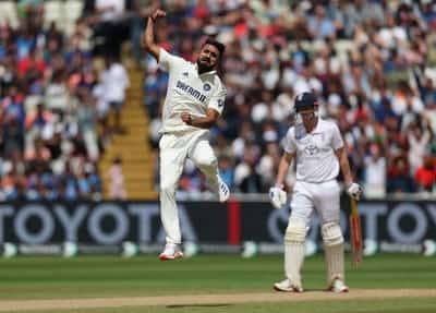 Image for Cricket-Deep bags six as India crush England to seal historic Edgbaston win
