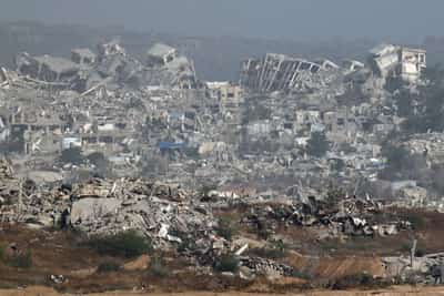 Image for Palestinians rush US-backed aid centre despite concerns over checks