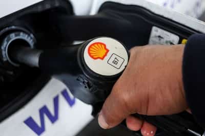 Image for Shell misses profit expectations, but keeps buyback pace