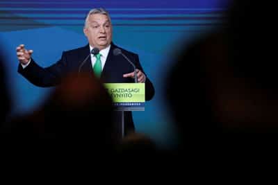 Image for Moody's cuts Budapest's rating to junk due to row with national government