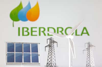 Image for Iberdrola puts $1 billion solar stake sale on hold, sources say