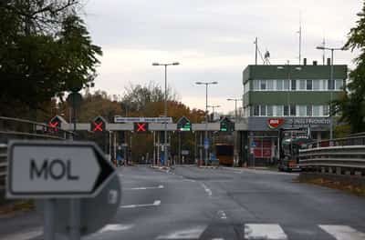 Image for MOL says restarting units of Danube refinery not affected by fire; probe ongoing