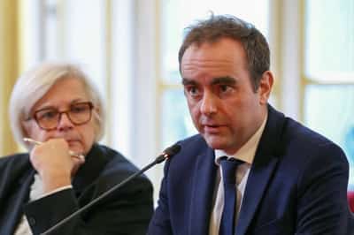 Image for French PM Lecornu will present budget to cut deficit to 4.7% by end-2026, La Tribune reports