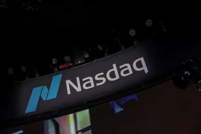 Image for Trading Day: Nasdaq notches 12-day winning streak as Middle East peace talks progress