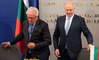 Image for Bulgaria, Rheinmetall seal 1 billion euro deal to produce gunpowder and ammunition