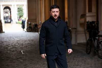 Image for US offers 'free economic zone' in east if Ukraine cedes Donbas, Zelenskiy says