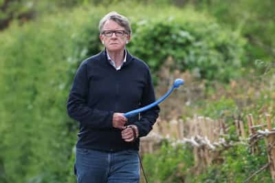 Image for Ex-official describes pressure from UK PM's office, deepening Mandelson row