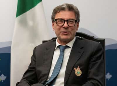 Image for Italy Finance Minister and his League party discuss how banks should help public finances