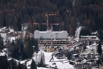 Image for Olympics-Transport fears force cap on ticket sales for events in Italy's Cortina