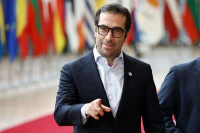 Image for Spain closes airspace to US planes involved in Iran war, El Pais says