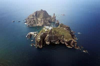 Image for South Korea summons Japan's defence attach in protest over island claims