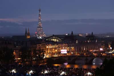 Image for S&P revises outlook on France to negative