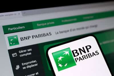 Image for BNP Paribas in exclusive talks to buy Mercedes-Benz's car-leasing unit in $1.2 billion deal
