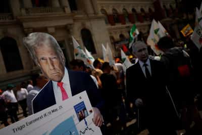 Image for Farmers in EU raise alarm over Mercosur, Ukraine trade deals