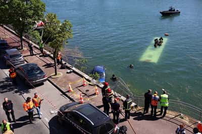 Image for People rescued after bus falls into river Seine near Paris