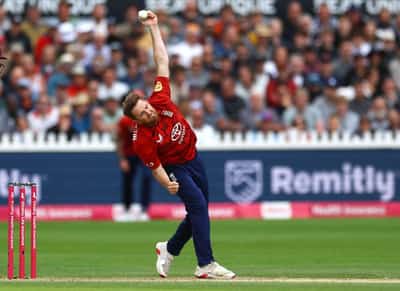 Image for Cricket-Dawson replaces injured Bashir in England squad for fourth test