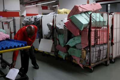 Image for Royal Mail plans to invest $675 million to fuel service improvement 