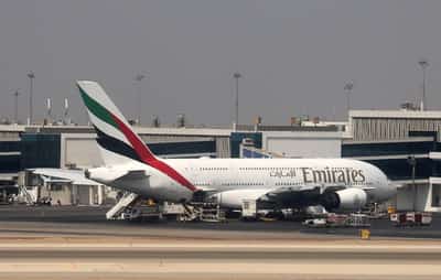 Image for Emirates agrees deal with Rolls-Royce to maintain its own A380 engines