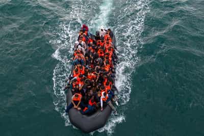 Image for UK migrant arrivals on small boats hit new record