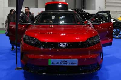 Image for UK Export Finance guarantees 1 billion pound loan to Ford UK