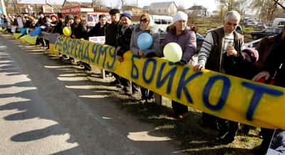 Image for Crimean Tatars, scarred by past, fear homeland will be ceded to Russia in peace deal