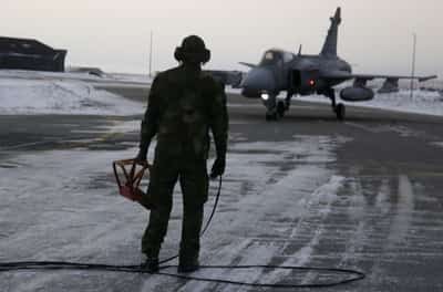 Image for Swedish fighter jets patrol Iceland in show of force over Arctic