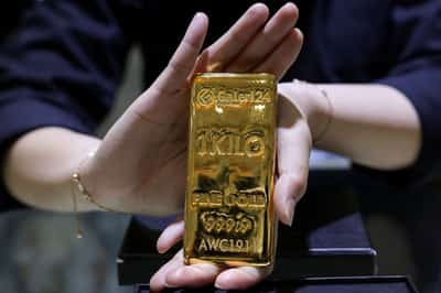 Image for Dollar anxiety drives precious metals rally as gold trade gets crowded