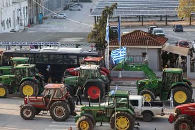 Image for Protesting Greek farmers disrupt port operations as nationwide blockades persist