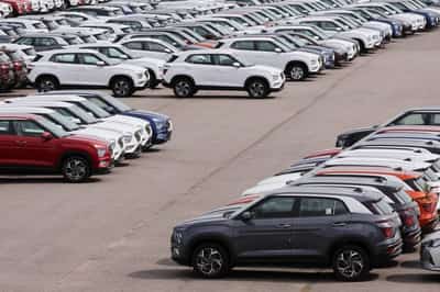 Image for AEB lobby group forecasts modest 2.5% growth for Russia's car market