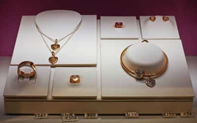 Image for Gold rally pushes Italian jewellers to make leaner designs