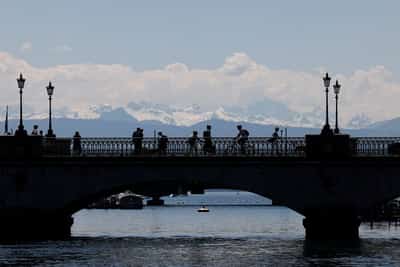 Image for Swiss economic growth surges as firms race to beat U.S tariffs