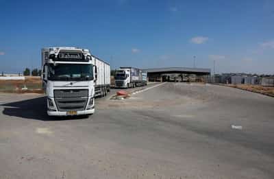 Image for Some flour reaches Gaza as blockade eases, aid groups call for more